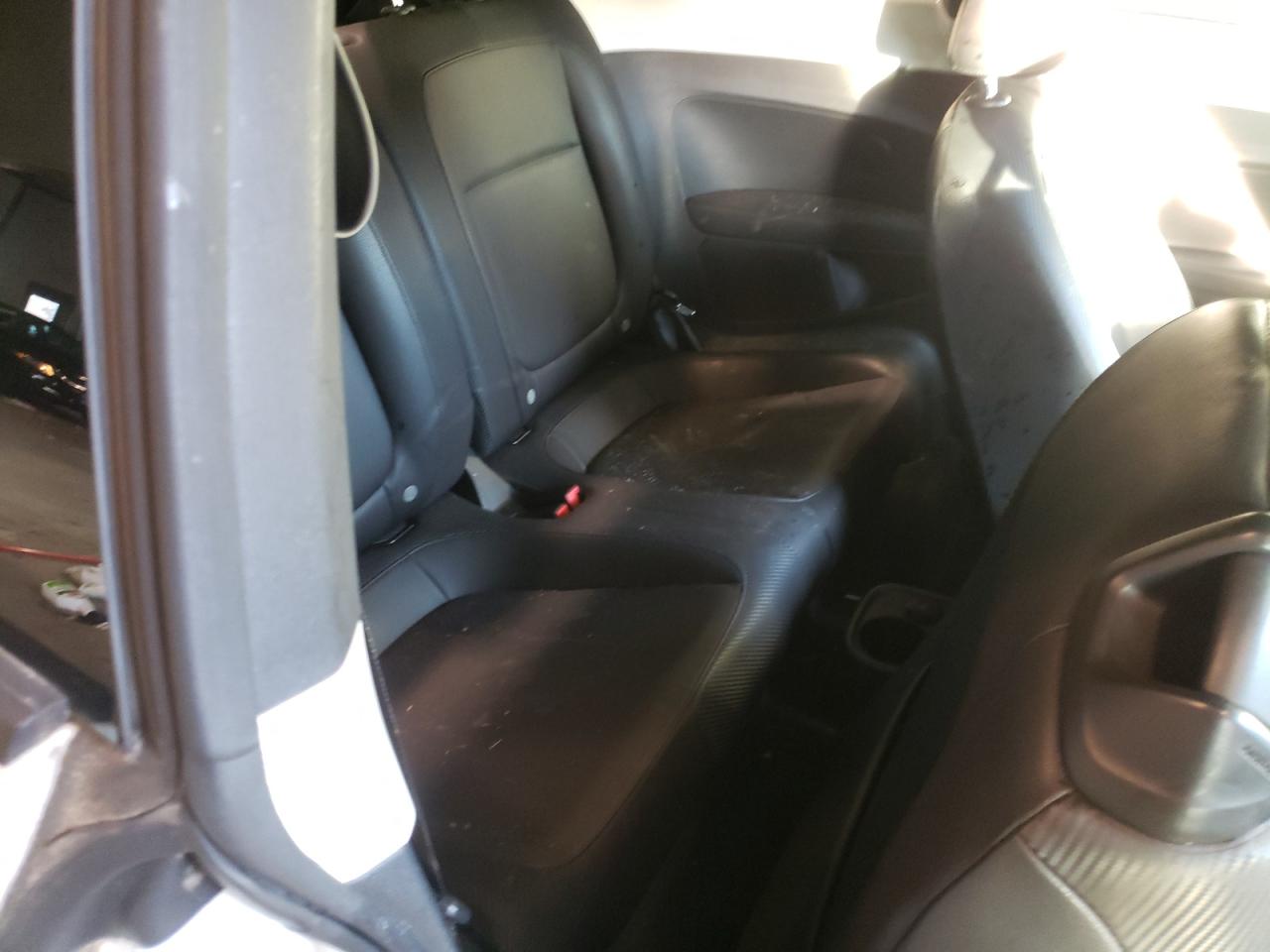 Photo 6 from auction – 2012 VOLKSWAGEN BEETLE with VIN 3VWJX7AT8CM663543