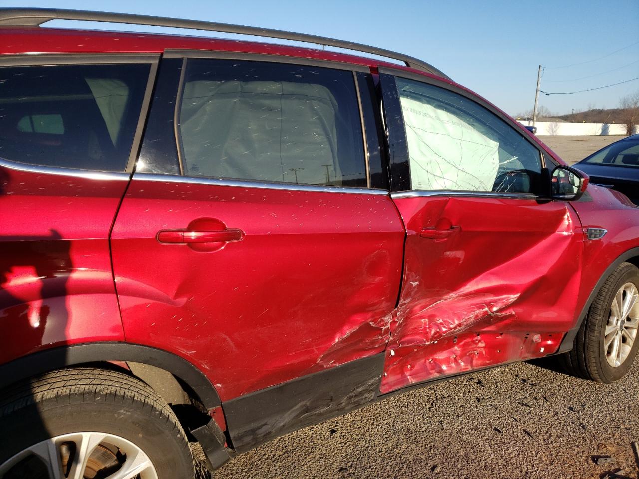 Photo 6 from auction – 2018 FORD ESCAPE SE with VIN 1FMCU0GD1JUA95653