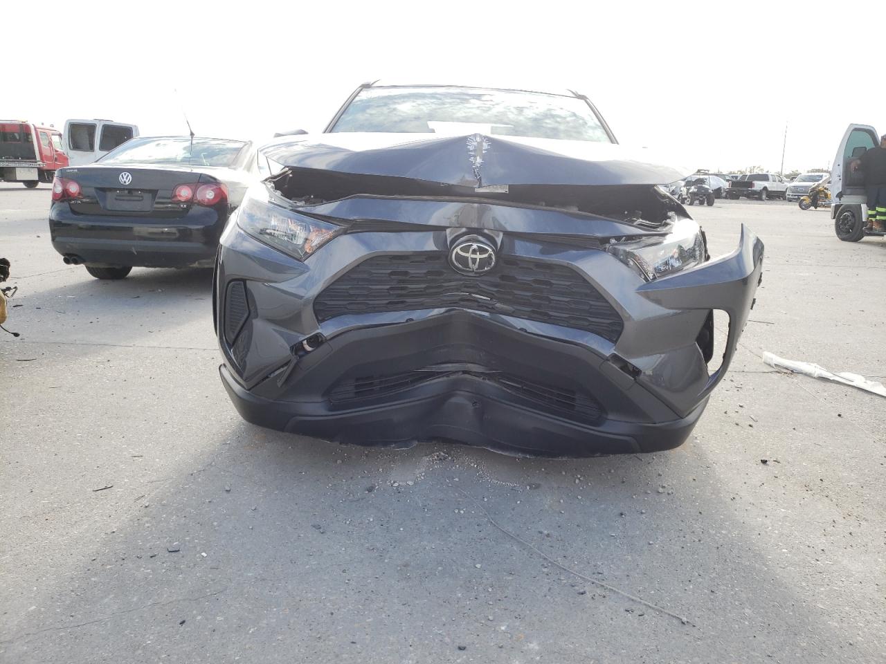 Photo 9 from auction – 2019 TOYOTA RAV4 LE with VIN JTMH1RFV8KD038207