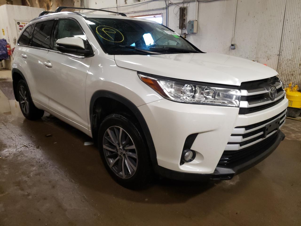 صورة رقم 1 من المزاد - 2017 TOYOTA HIGHLANDER مع VIN 5TDJZRFH8HS396845