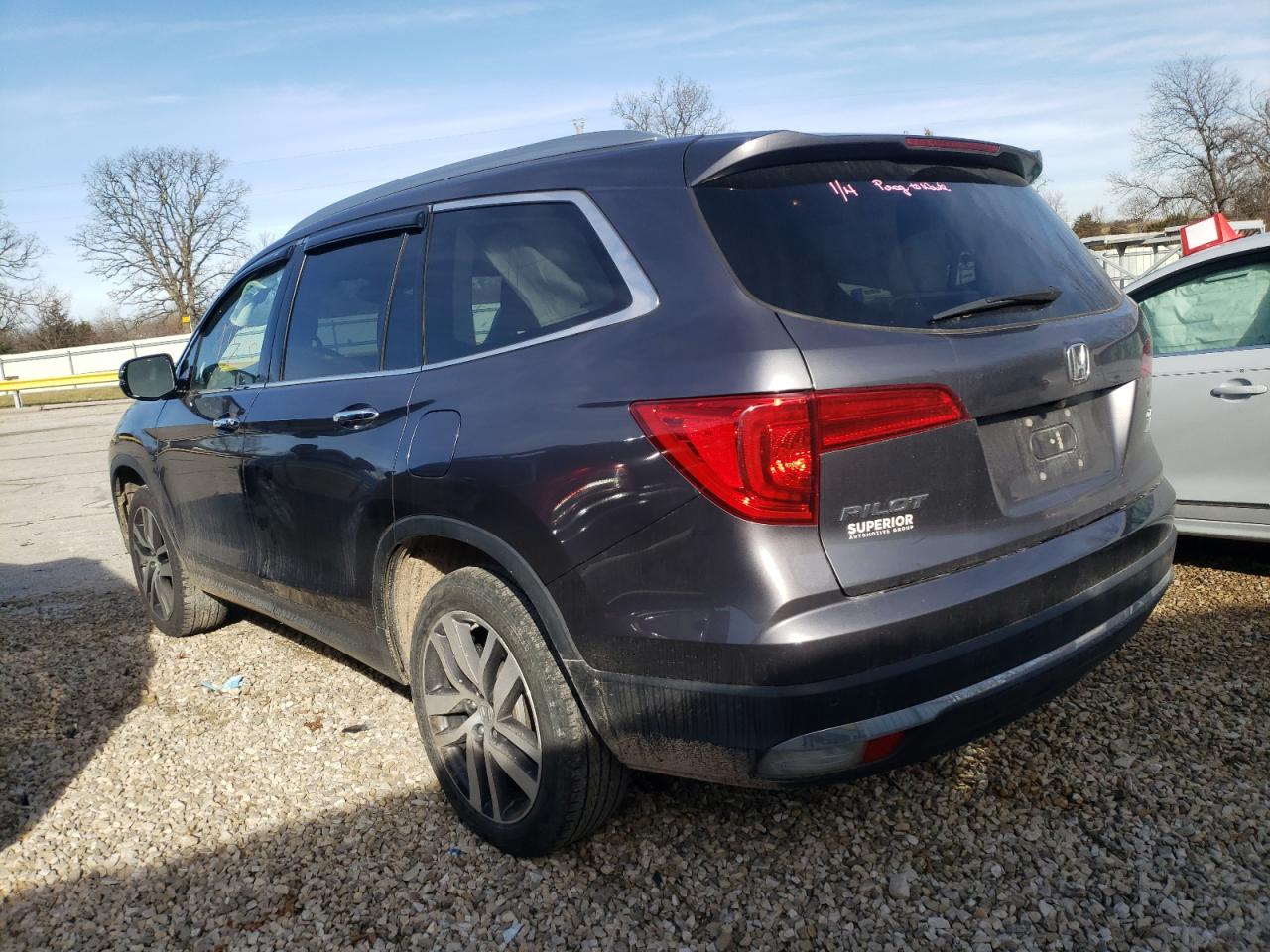 Photo 3 from auction – 2017 HONDA PILOT ELIT with VIN 5FNYF6H02HB023348