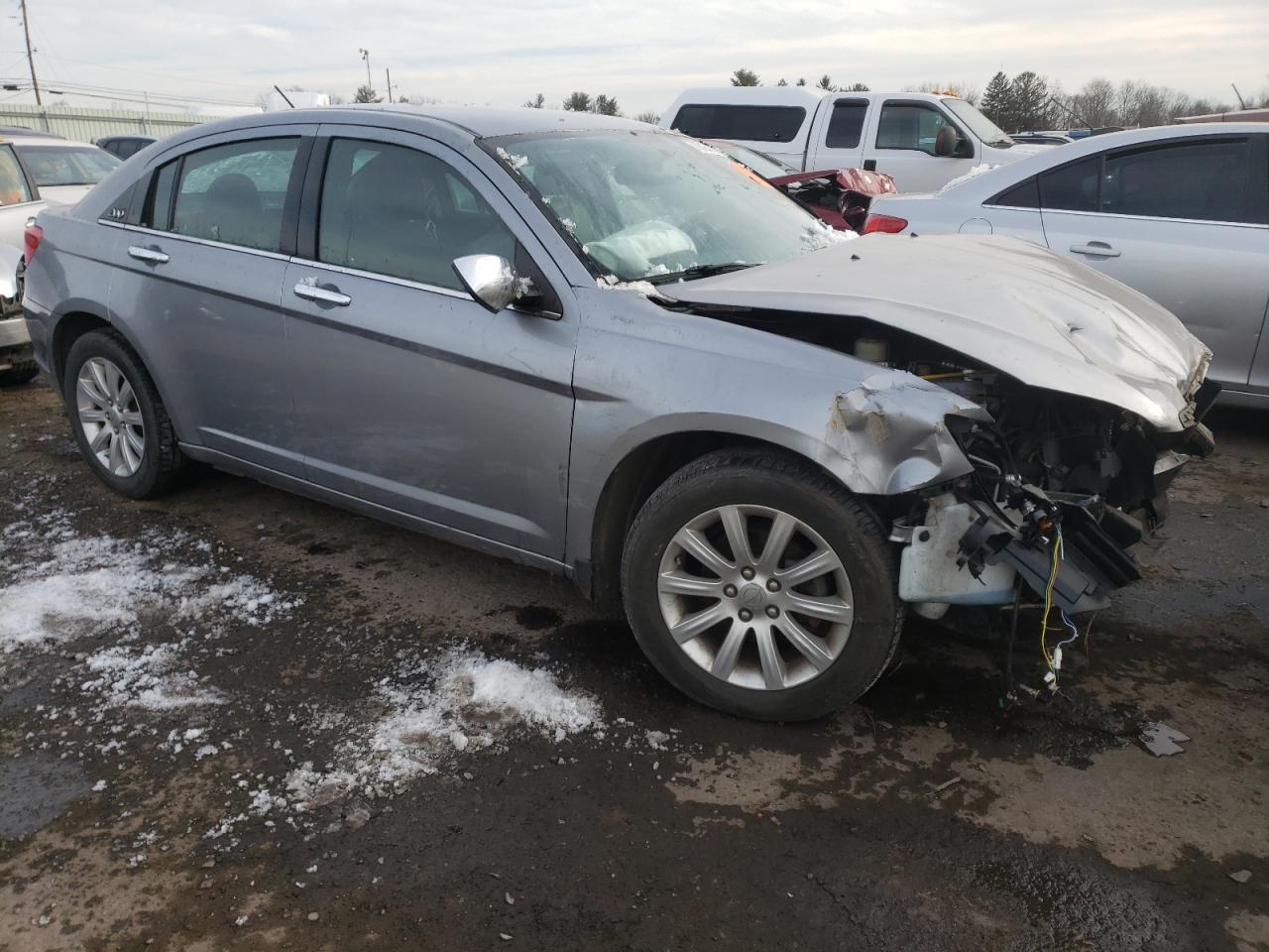 CHRYSLER 200 LIMITE 2013 with VIN 1C3CCBCG0DN636598 - Photo from auction