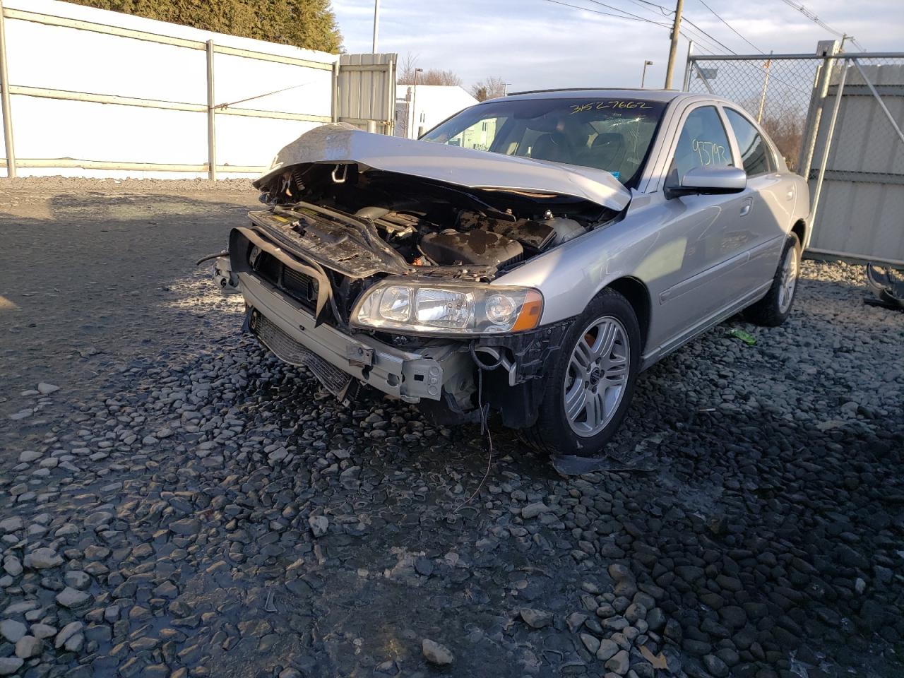 Photo 2 from auction – 2005 VOLVO S60 2.5T with VIN YV1RS592852437785