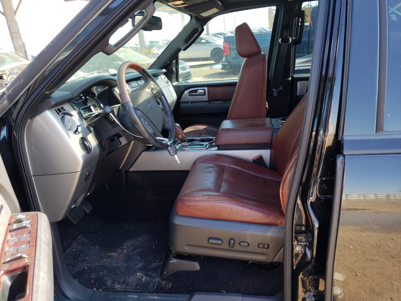 Photo 5 from auction – 2013 FORD EXPEDITION with VIN 1FMJU1H58DEF41350