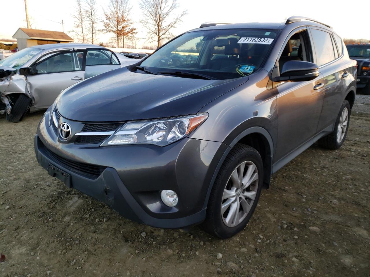 Photo 2 from auction – 2015 TOYOTA RAV4 LIMIT with VIN 2T3DFREV5FW405168