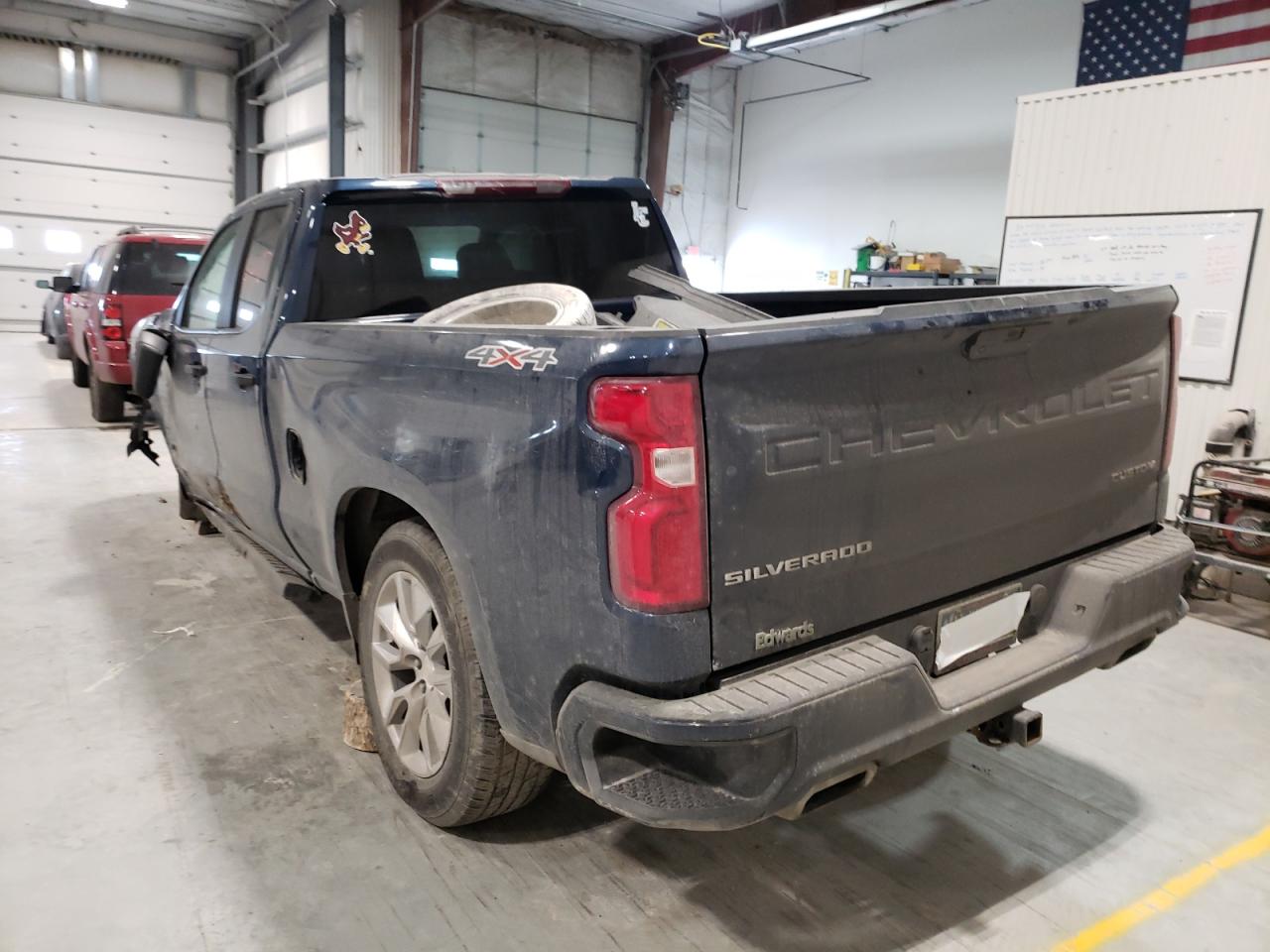 Photo 3 from auction – 2019 CHEVROLET SILVERADO with VIN 1GCRYBEFXKZ242432