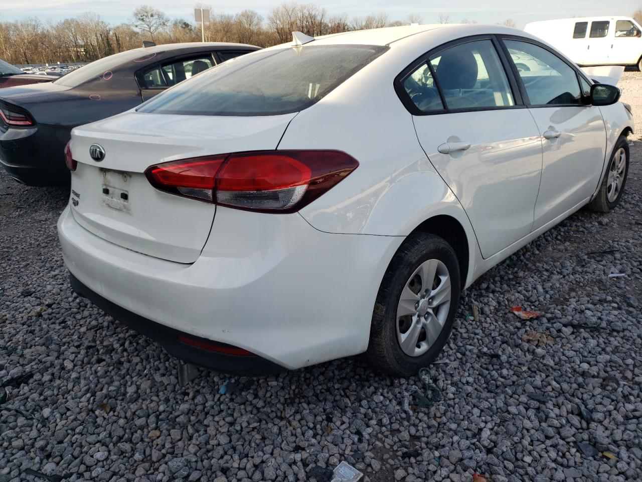 Photo 4 from auction – 2017 KIA FORTE LX with VIN 3KPFK4A72HE028604