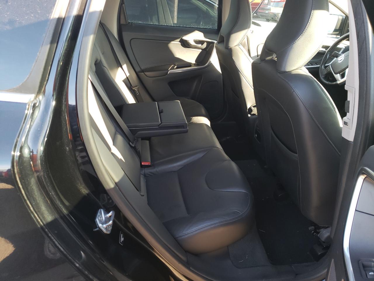 Photo 6 from auction – 2015 VOLVO XC60 T6 PR with VIN YV4902RC5F2583160