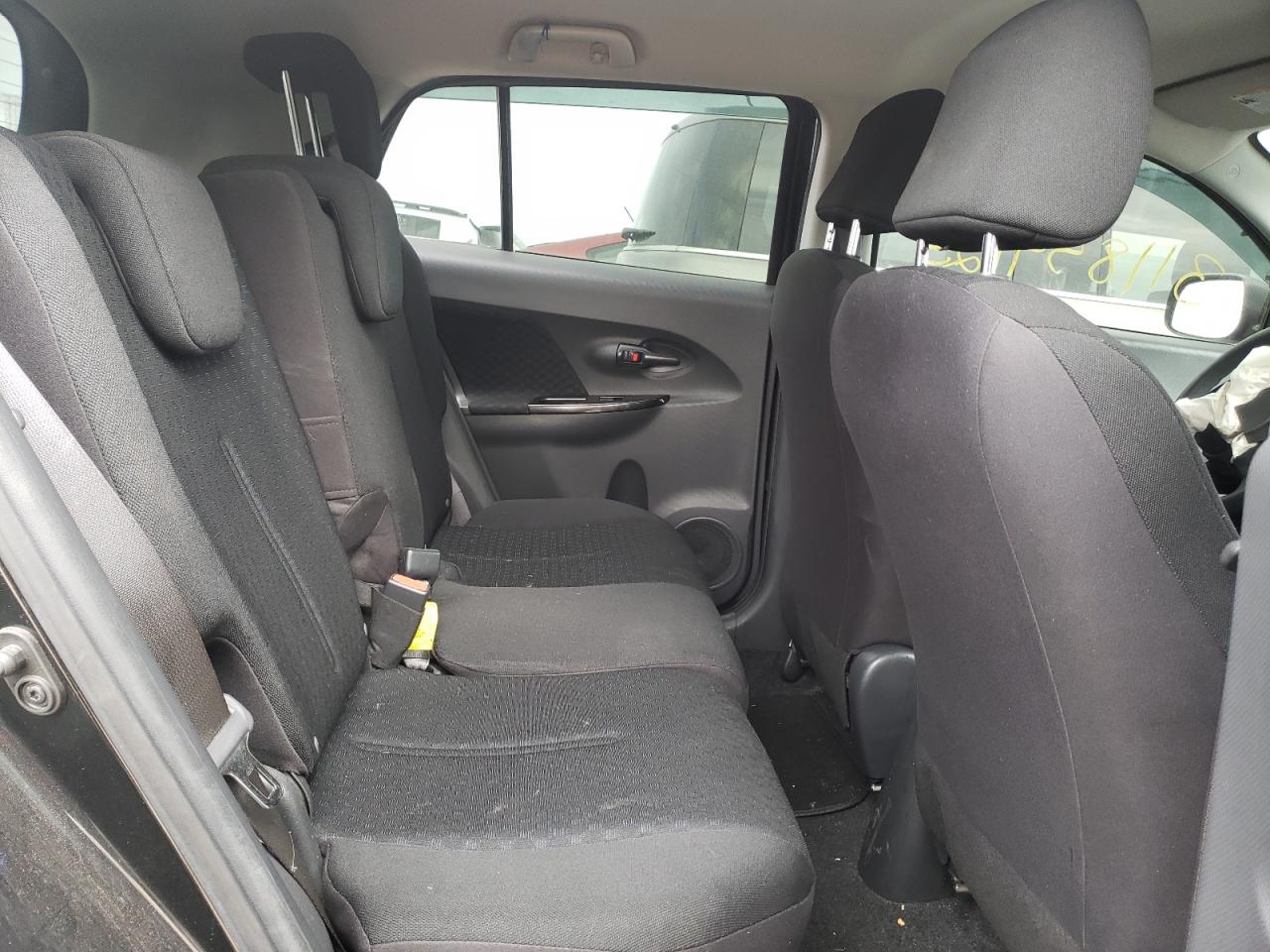 Photo 6 from auction – 2010 TOYOTA SCION XD with VIN JTKKU4B45AJ054922