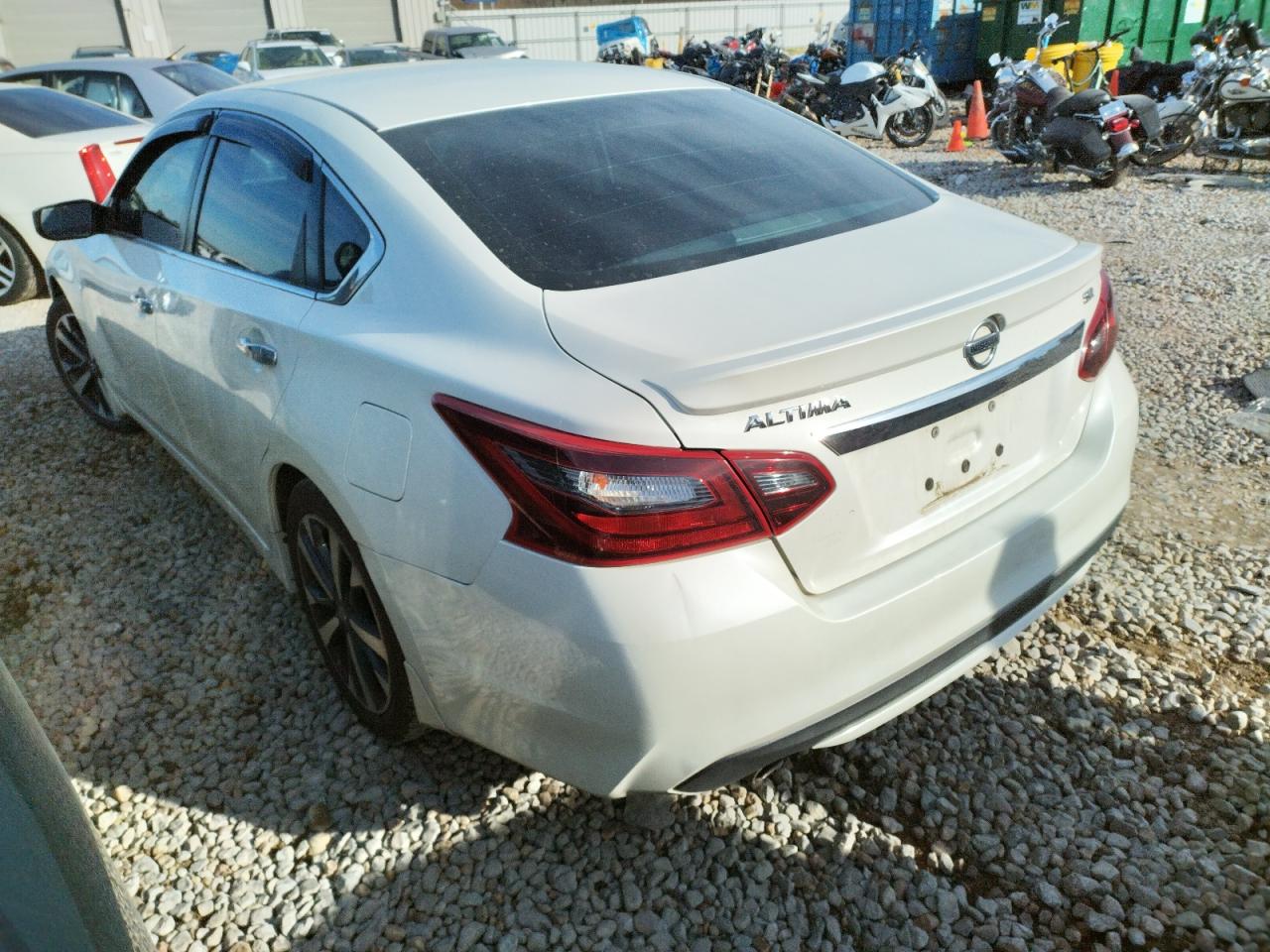 Photo 3 from auction – 2017 NISSAN ALTIMA 2.5 with VIN 1N4AL3AP1HC498251