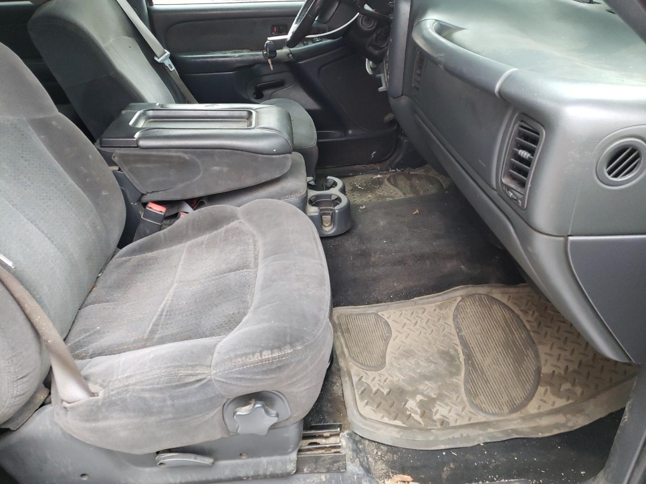 Photo 5 from auction – 2002 CHEVROLET SILVERADO with VIN 1GCEK19T22E180400