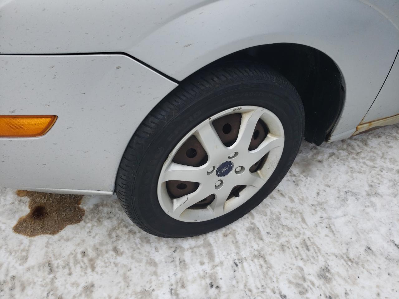 Photo 9 from auction – 2005 FORD FOCUS ZX5 with VIN 3FAFP37N95R133975