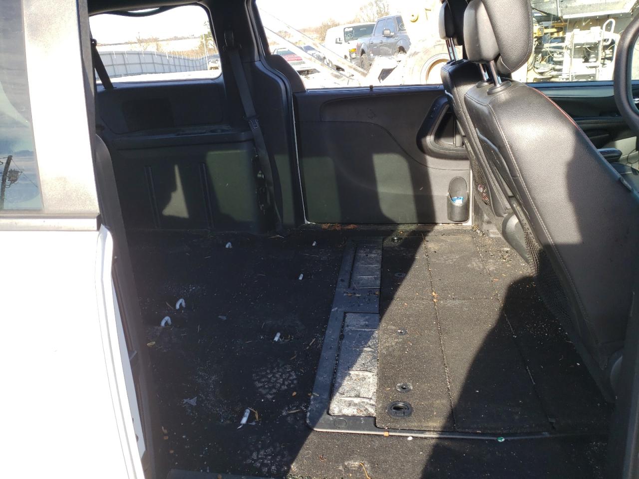 Photo 6 from auction – 2019 DODGE GRAND CARA with VIN 2C4RDGEG3KR556502