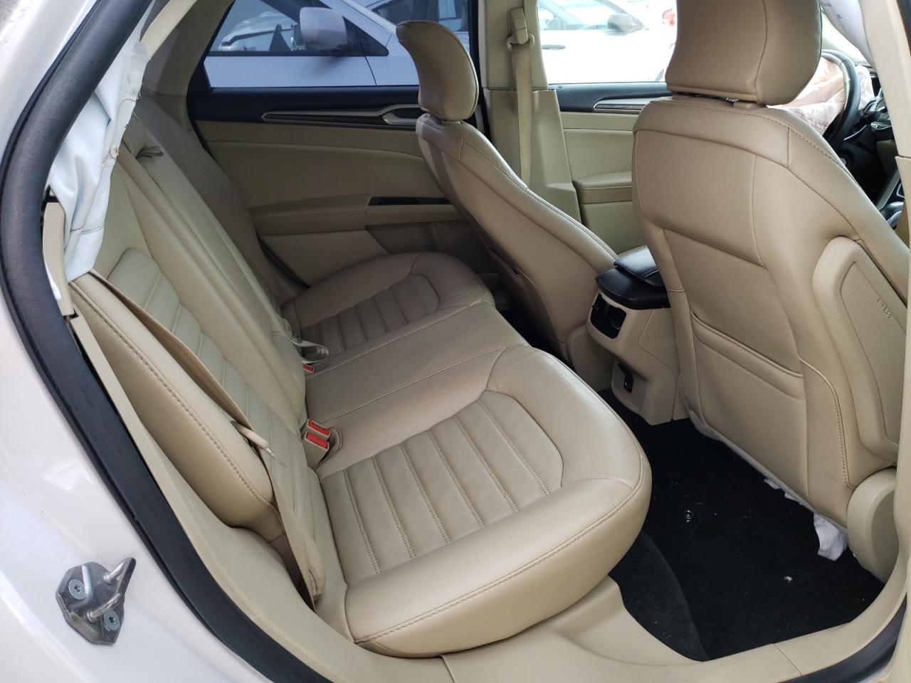 Photo 6 from auction – 2016 FORD FUSION SE with VIN 3FA6P0HD7GR221334
