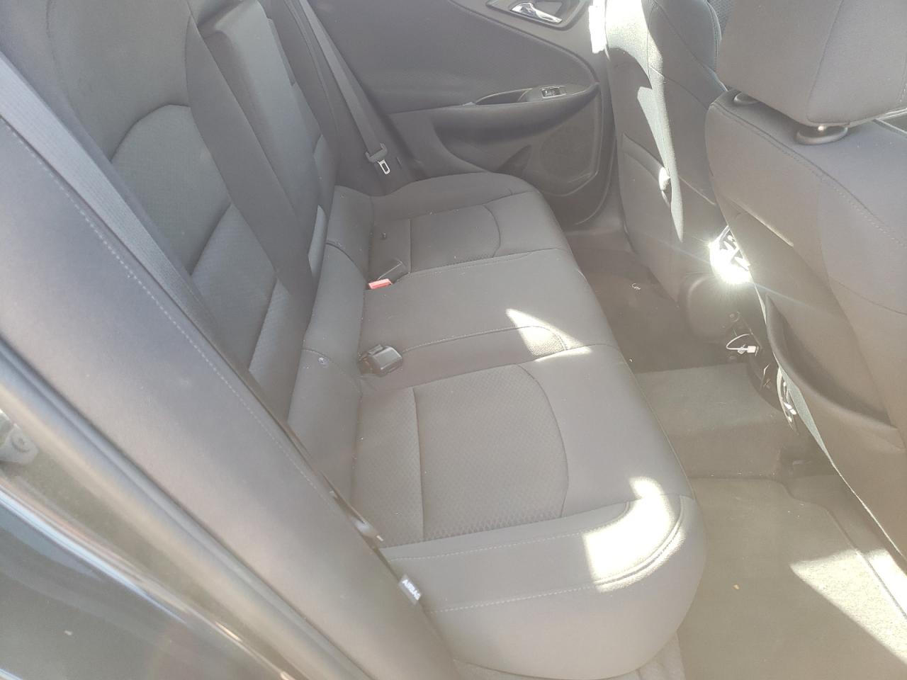 Photo 6 from auction – 2016 CHEVROLET MALIBU LT with VIN 1G1ZE5ST5GF283864