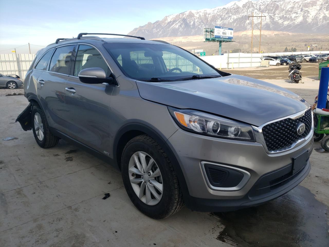KIA SORENTO LX 2017 with VIN 5XYPGDA55HG190489 - Photo from auction