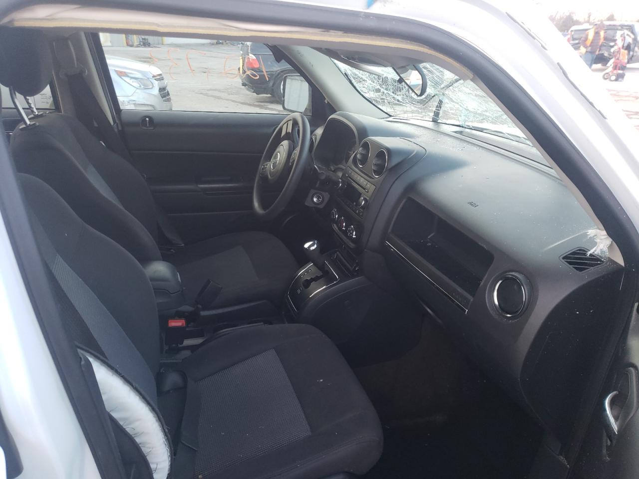 Photo 5 from auction – 2015 JEEP PATRIOT SP with VIN 1C4NJPBB8FD304835