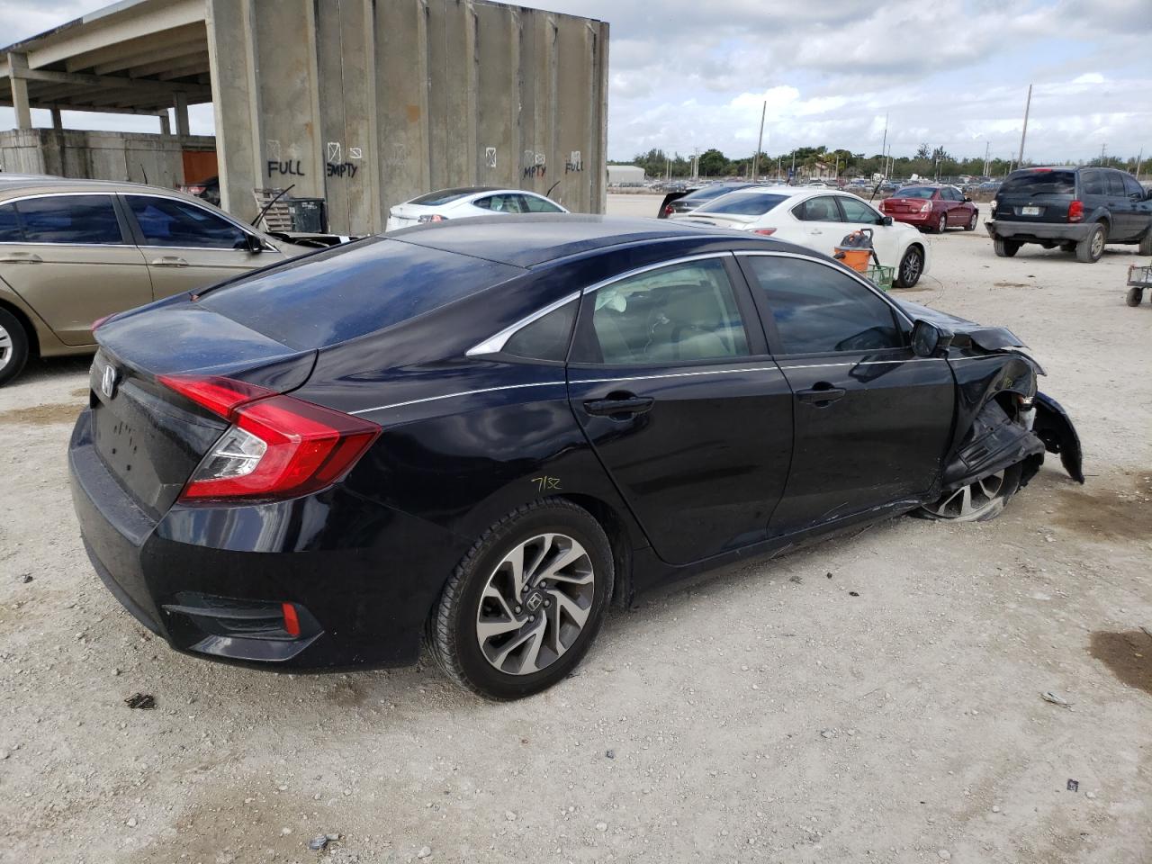 Photo 4 from auction – 2016 HONDA CIVIC EX with VIN 19XFC2F79GE056537