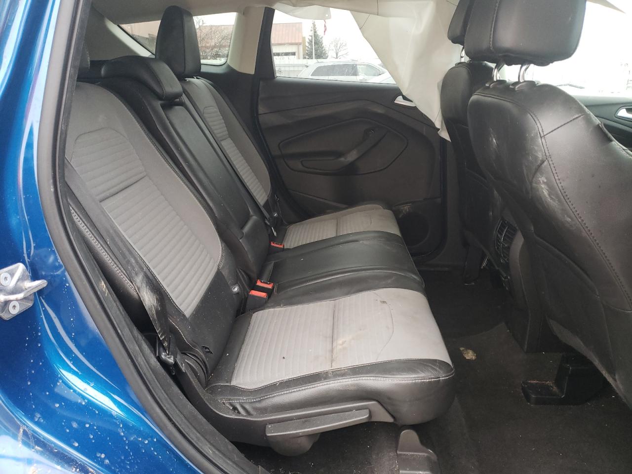 Photo 6 from auction – 2017 FORD ESCAPE SE with VIN 1FMCU0GD1HUC77511