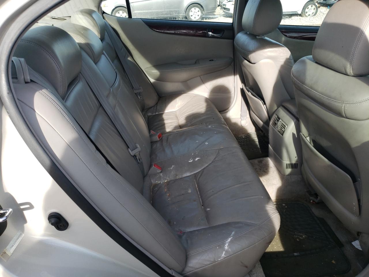 Photo 6 from auction – 2002 LEXUS ES 300 with VIN JTHBF30G620065538
