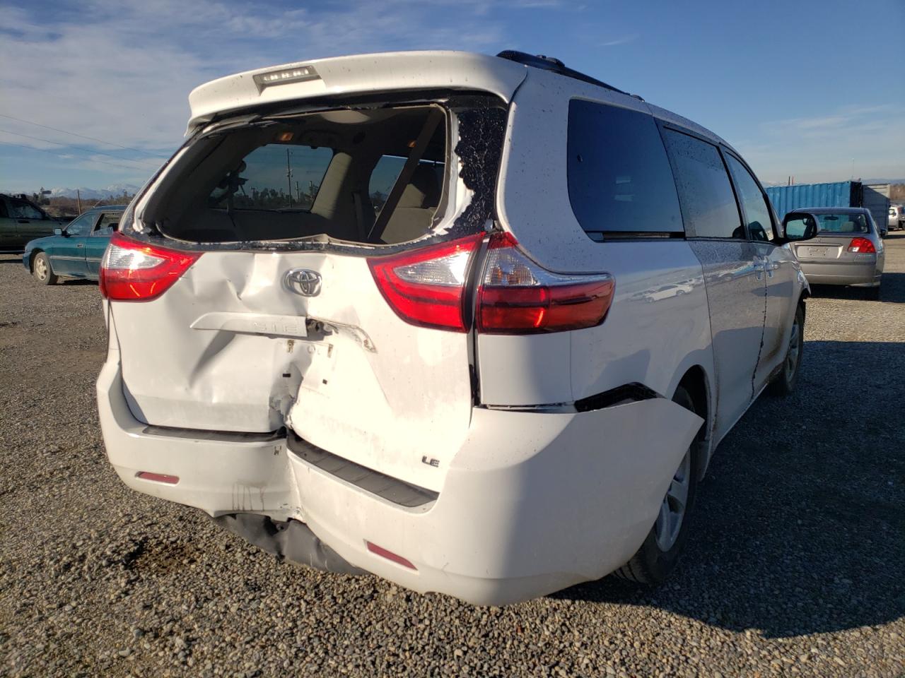Photo 4 from auction – 2016 TOYOTA SIENNA LE with VIN 5TDKK3DC6GS711864