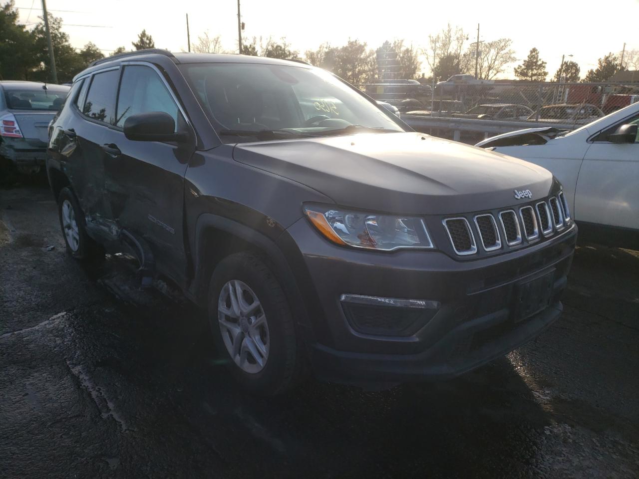 JEEP COMPASS SP 2019 with VIN 3C4NJDAB0KT600596 - Photo from auction