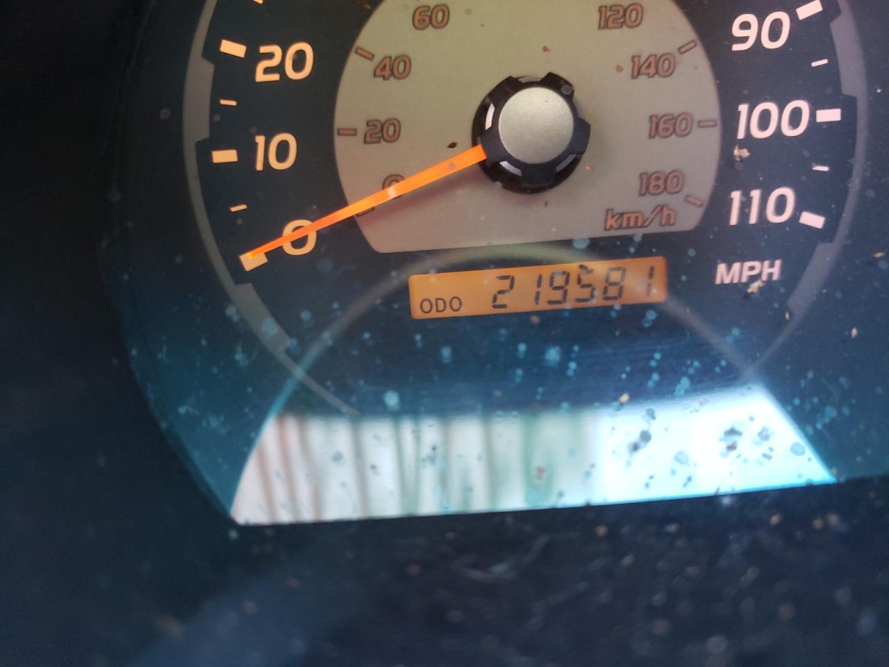 Photo 8 from auction – 2004 TOYOTA 4RUNNER SR with VIN JTEZU14R348011152