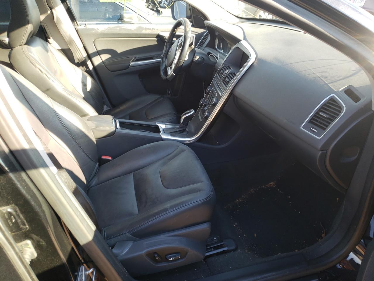 Photo 5 from auction – 2015 VOLVO XC60 T6 PR with VIN YV4902RC5F2583160
