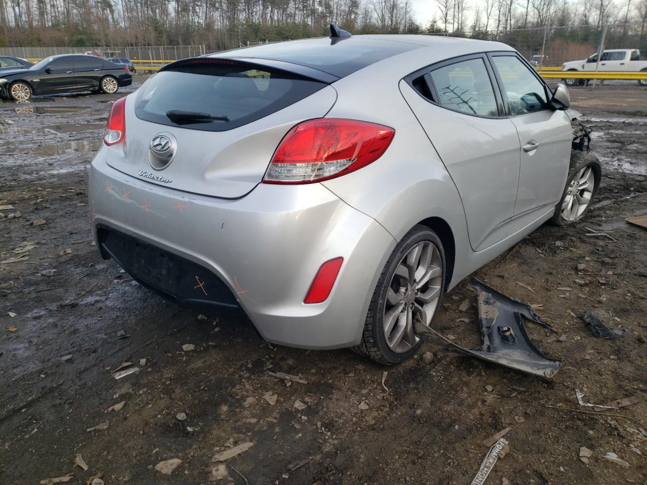 Photo 4 from auction – 2013 HYUNDAI VELOSTER with VIN KMHTC6AD6DU131002