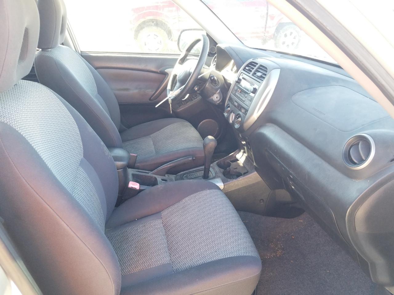 Photo 5 from auction – 2005 TOYOTA RAV4 with VIN JTEGD20V650060930
