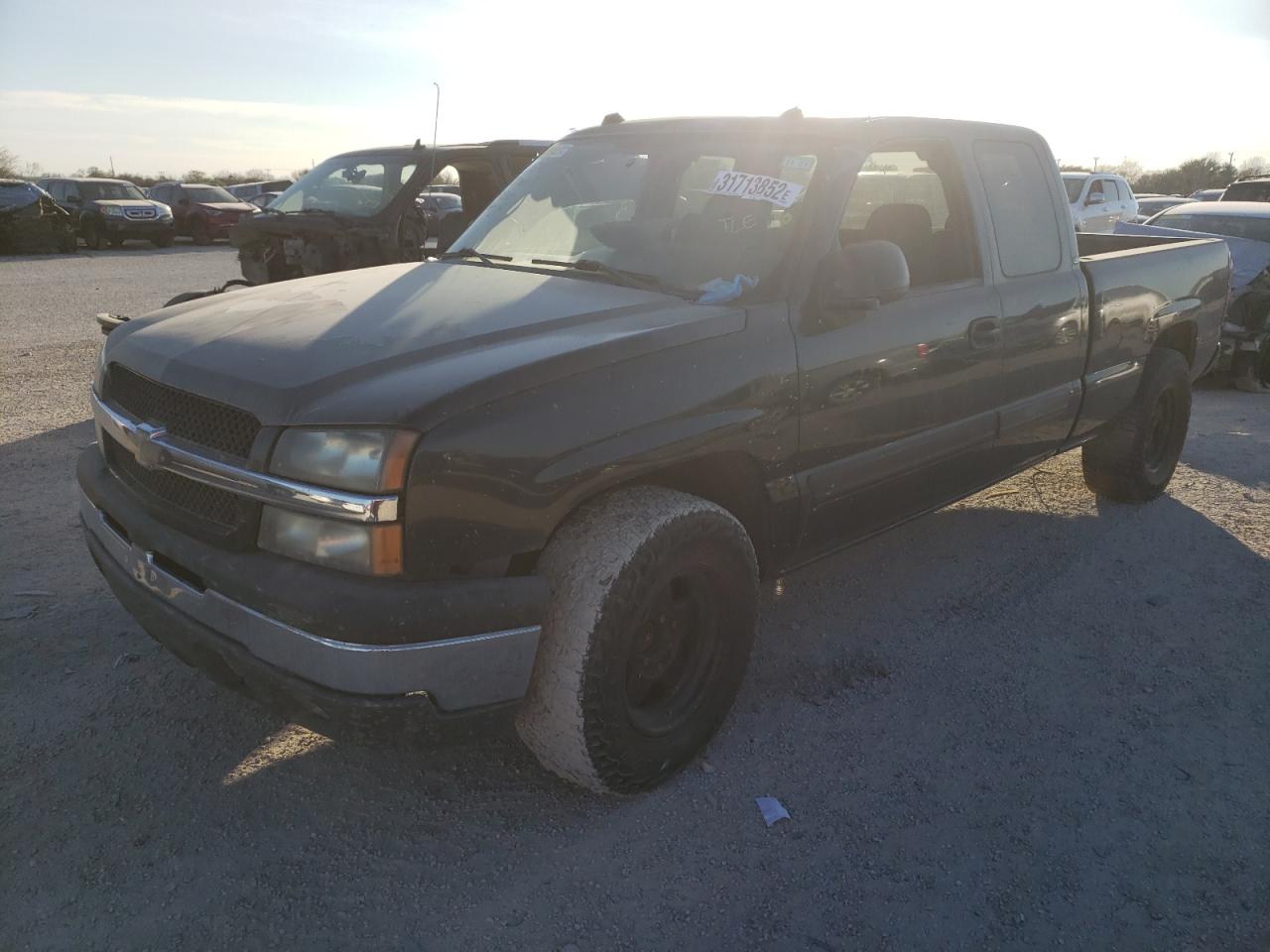 Photo 2 from auction – 2004 CHEVROLET SILVERADO with VIN 2GCEC19T941320380
