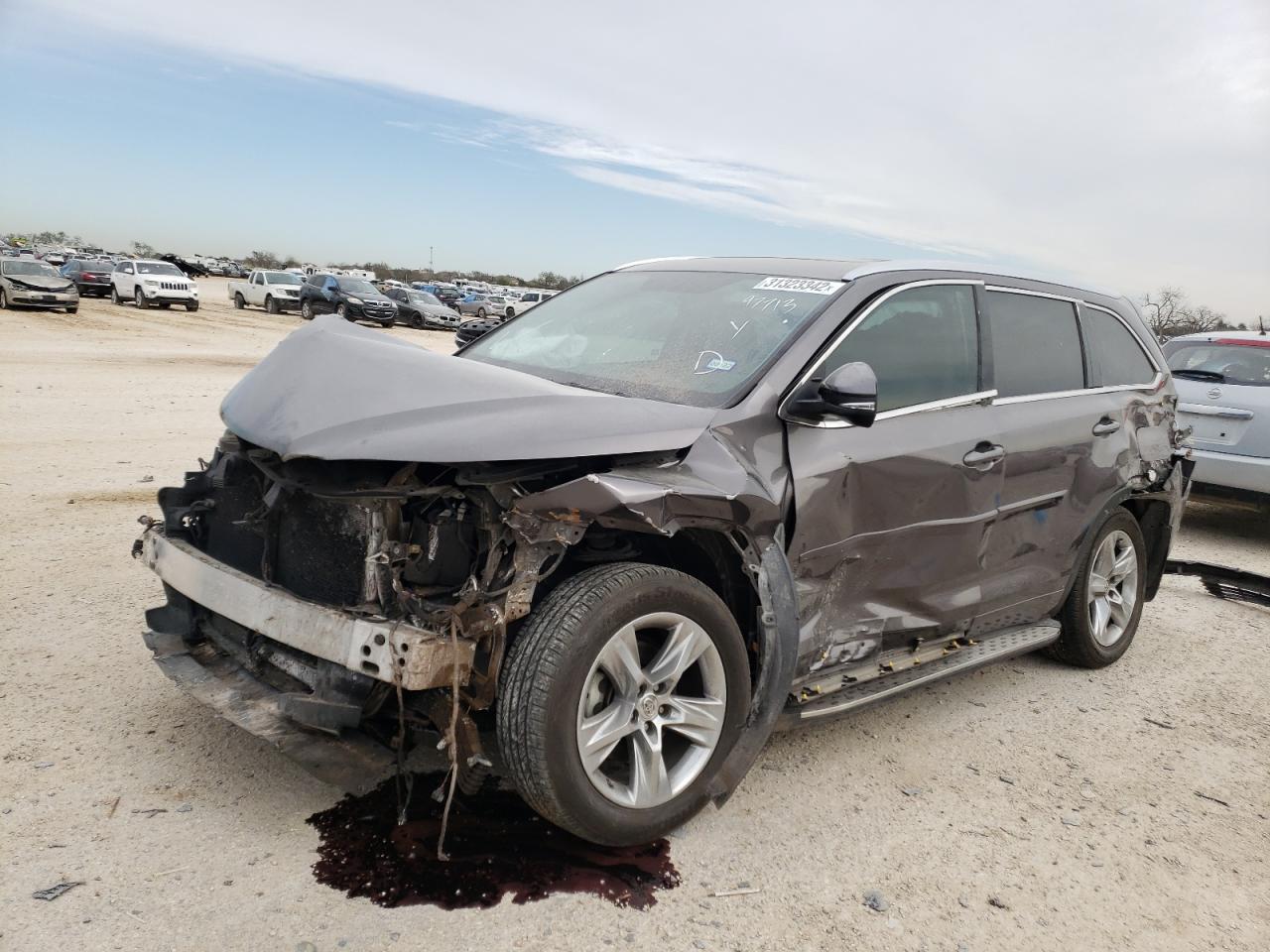 Photo 2 from auction – 2015 TOYOTA HIGHLANDER with VIN 5TDYKRFH2FS119012