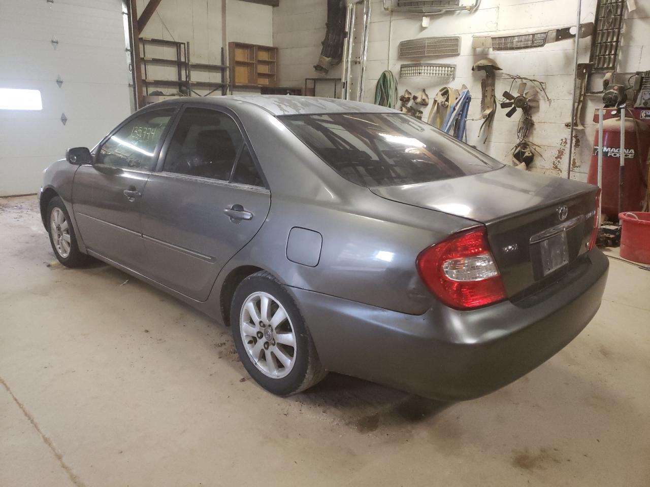 Photo 3 from auction – 2002 TOYOTA CAMRY LE with VIN JTDBF32K820025223