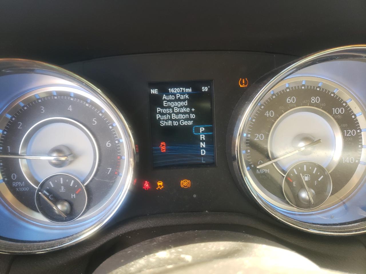 Photo 8 from auction – 2014 CHRYSLER 300C with VIN 2C3CCAEGXEH136210
