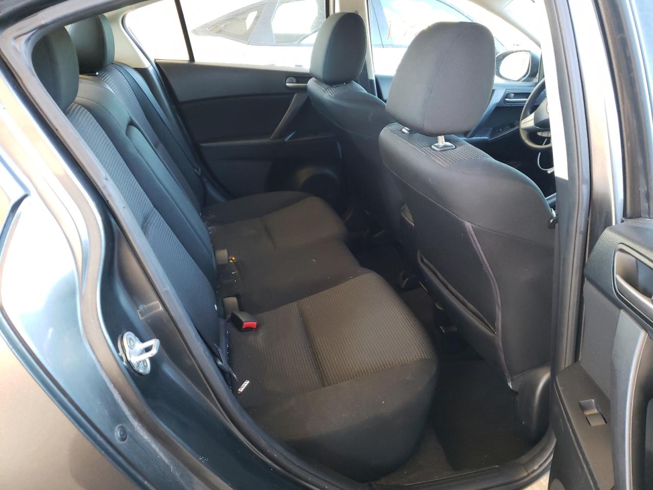 Photo 6 from auction – 2012 MAZDA 3 I with VIN JM1BL1V88C1660712