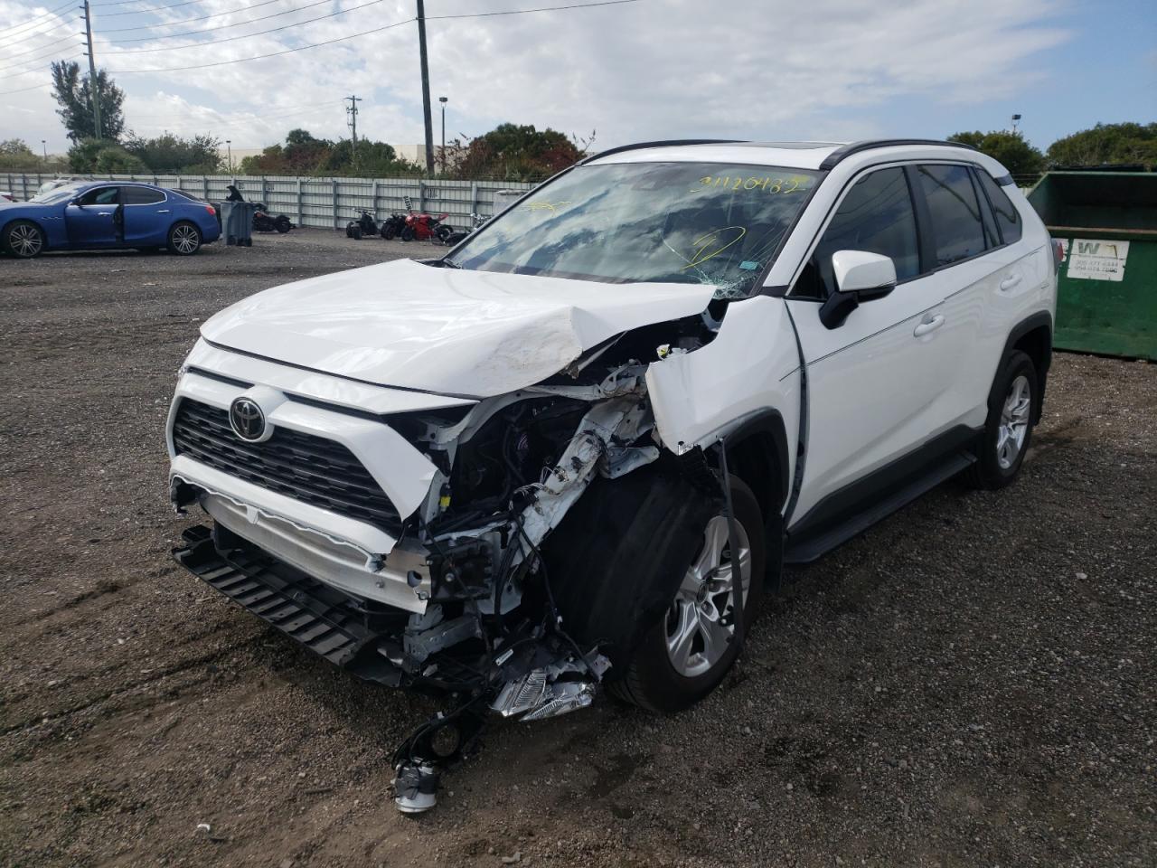 Photo 2 from auction – 2021 TOYOTA RAV4 XLE with VIN 2T3W1RFV8MC158653