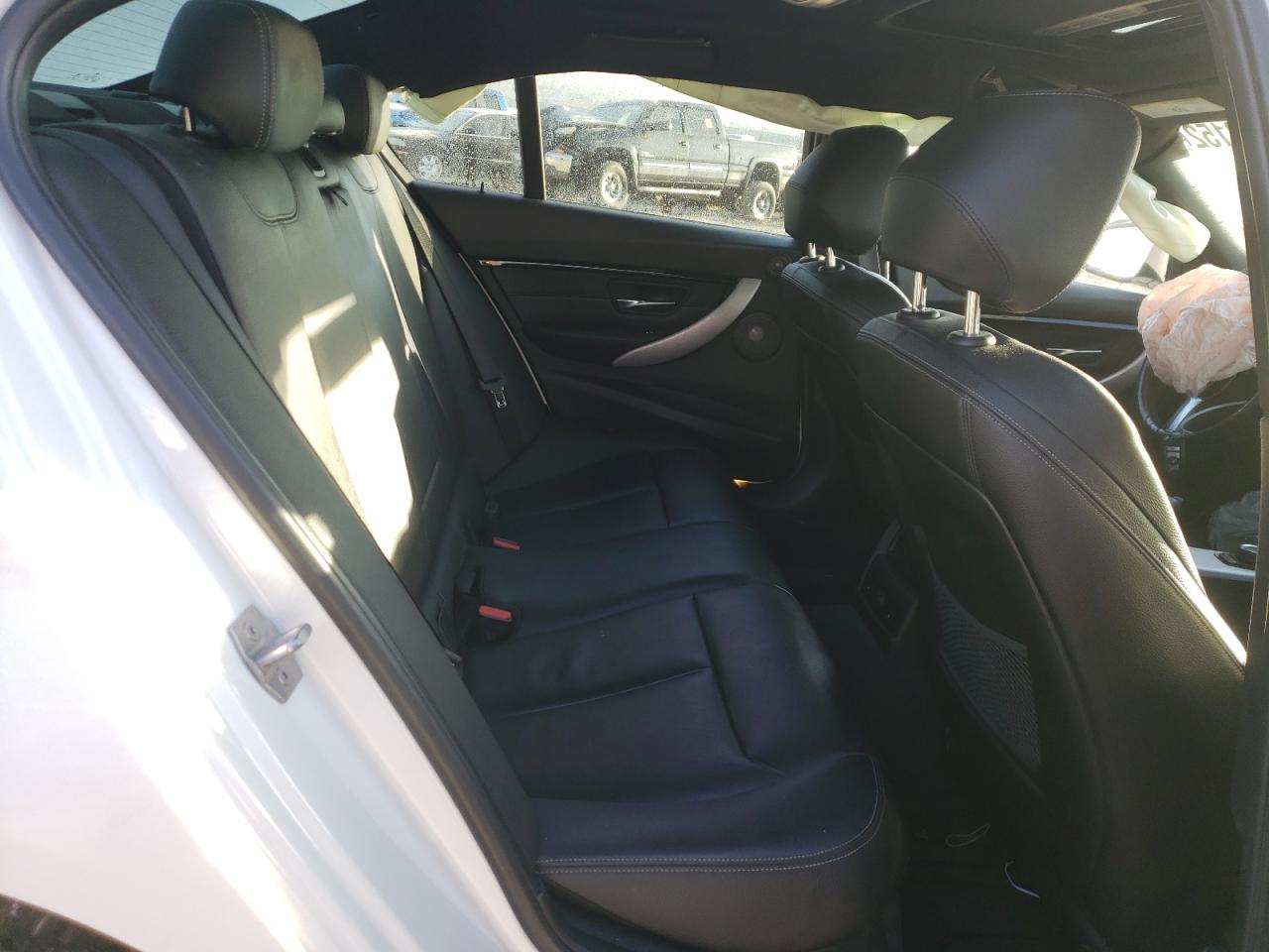 Photo 6 from auction – 2017 BMW 340 XI with VIN WBA8B7G52HNU37131
