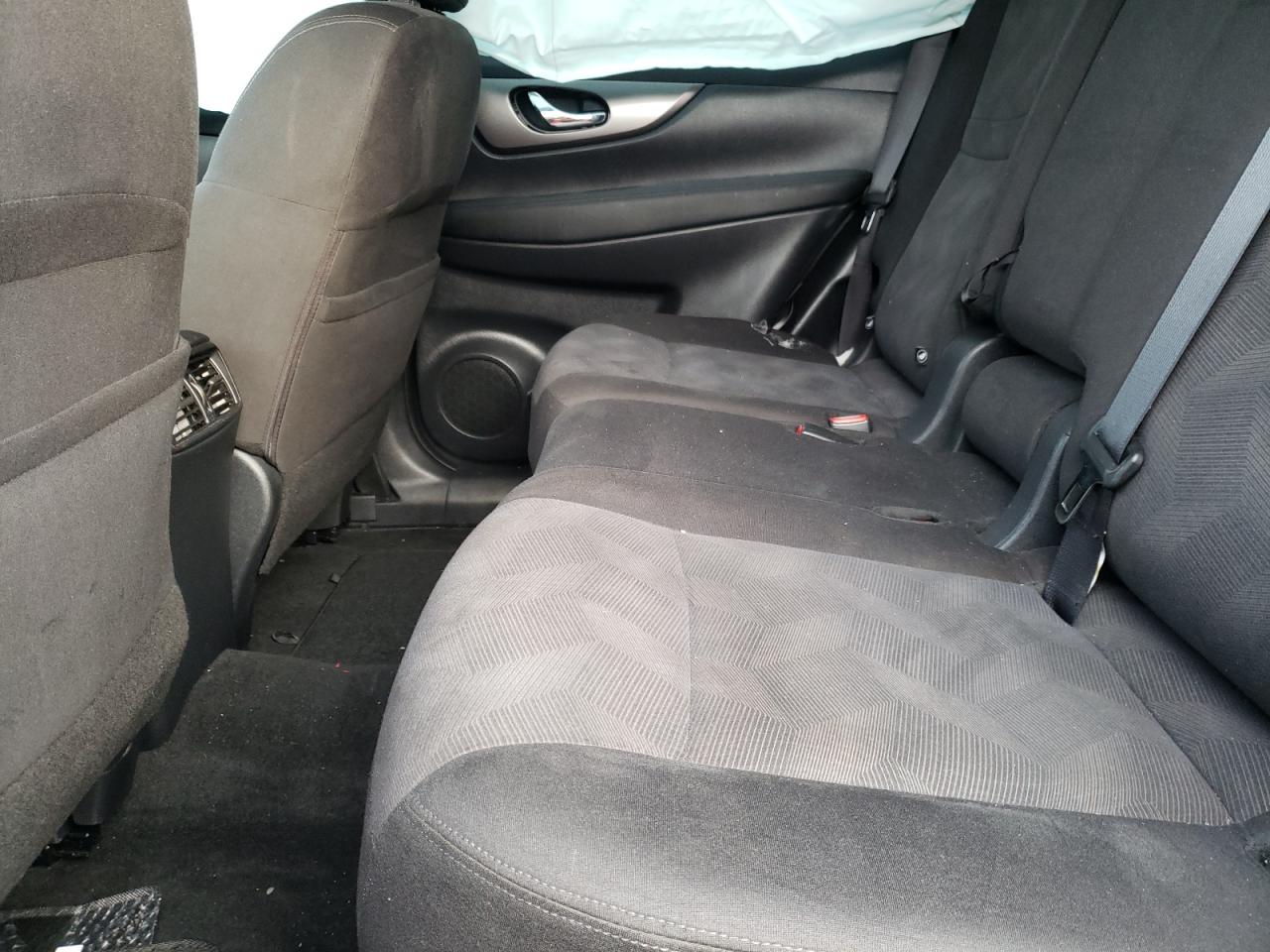 Photo 6 from auction – 2016 NISSAN ROGUE S with VIN KNMAT2MVXGP724731
