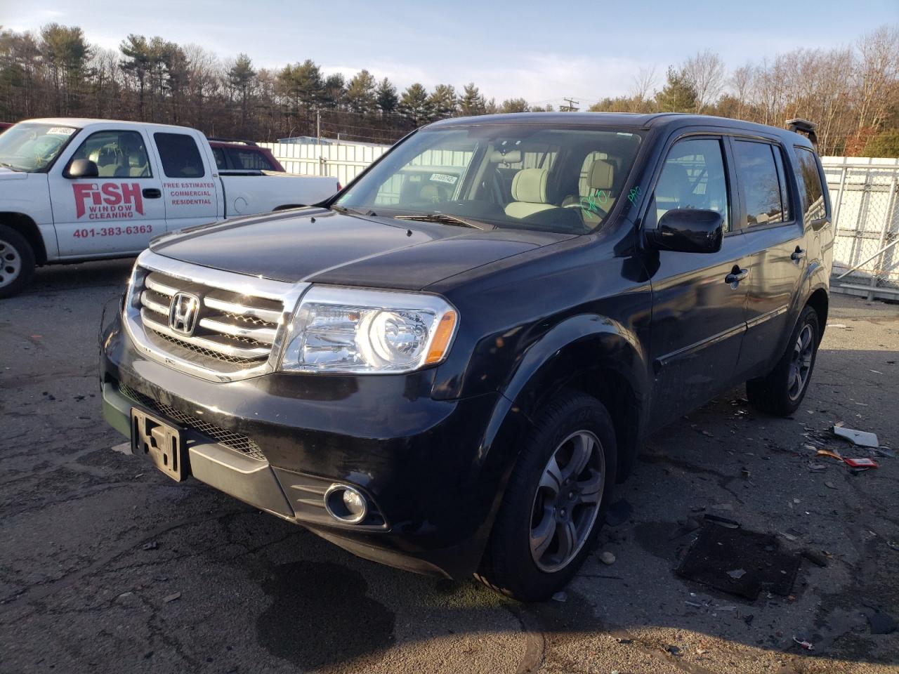 Photo 2 from auction – 2015 HONDA PILOT SE with VIN 5FNYF4H31FB077462