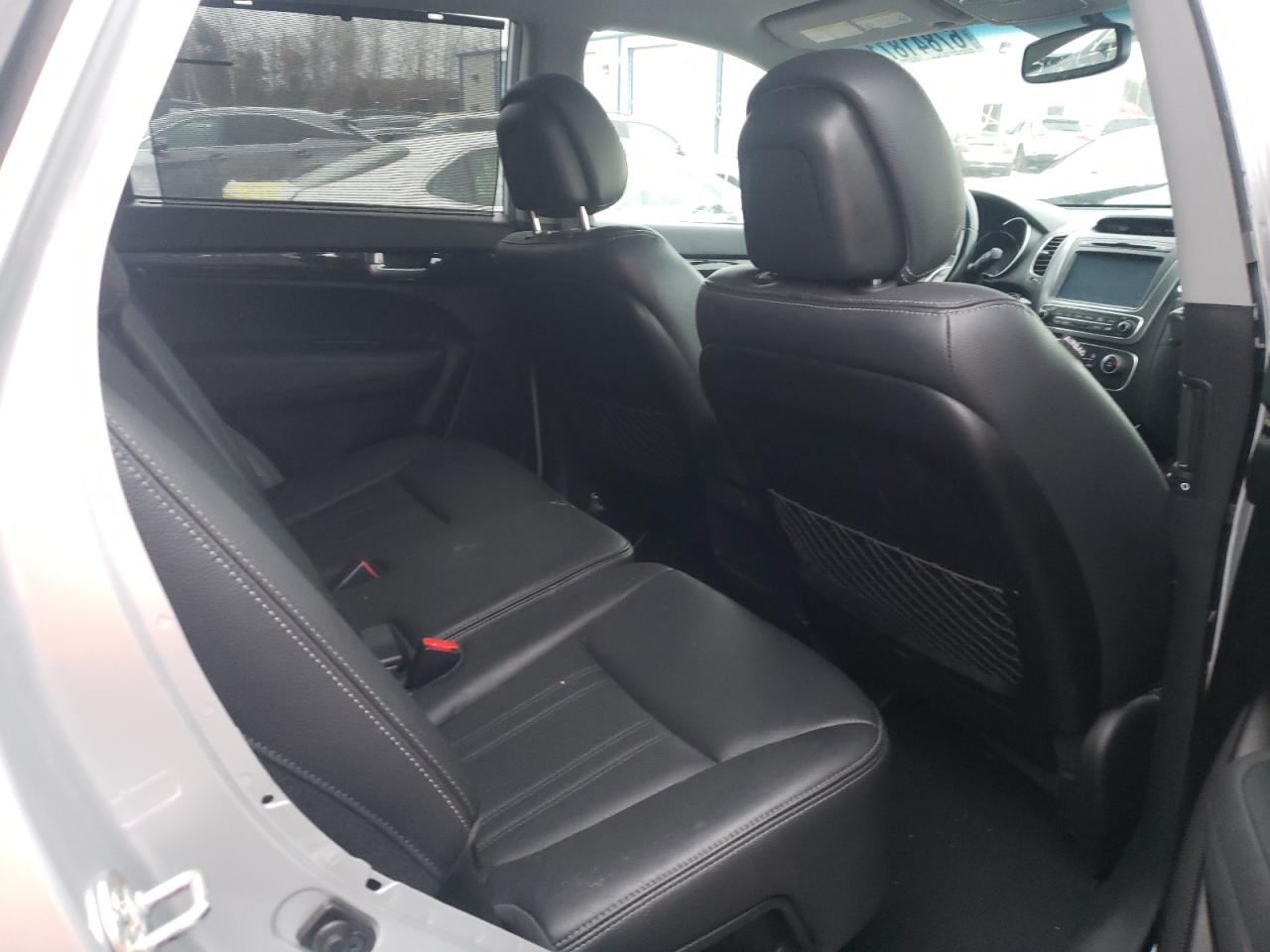 Photo 6 from auction – 2014 KIA SORENTO LX with VIN 5XYKTDA63EG462662