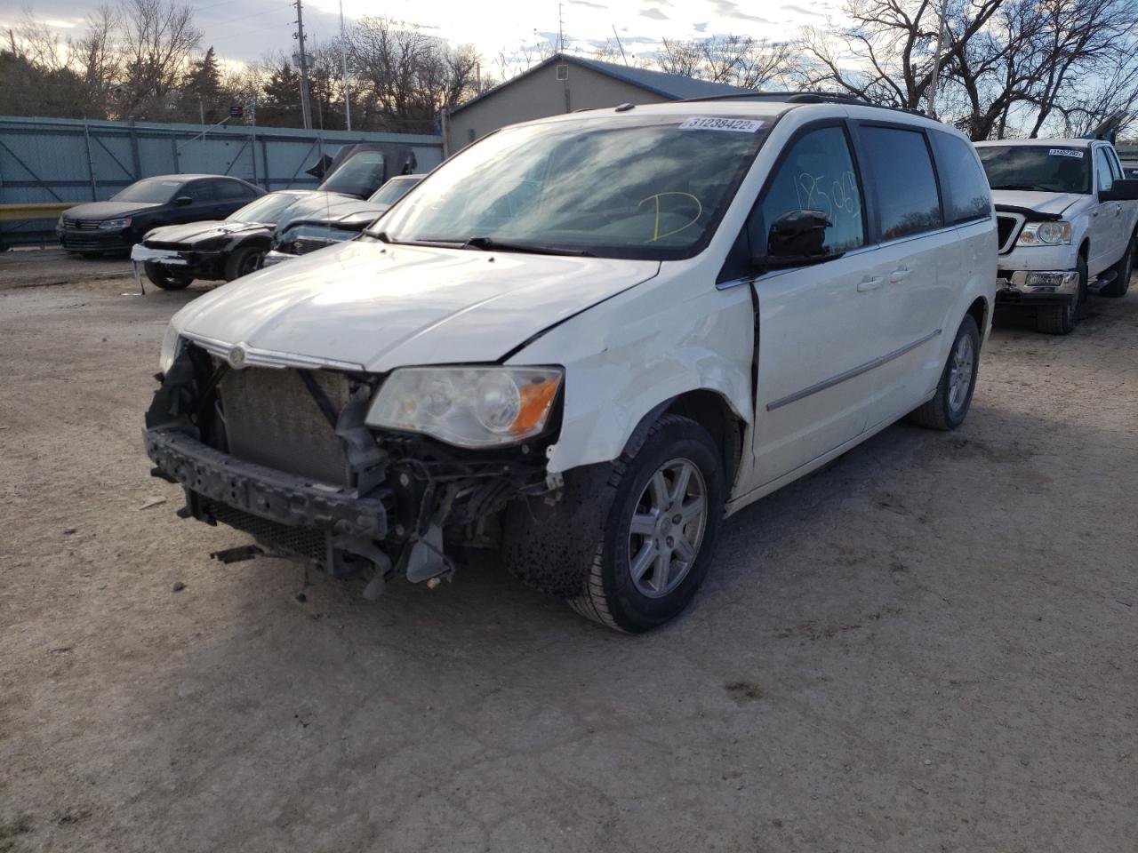 Photo 2 from auction – 2010 CHRYSLER TOWN & COU with VIN 2A4RR5DX6AR151153