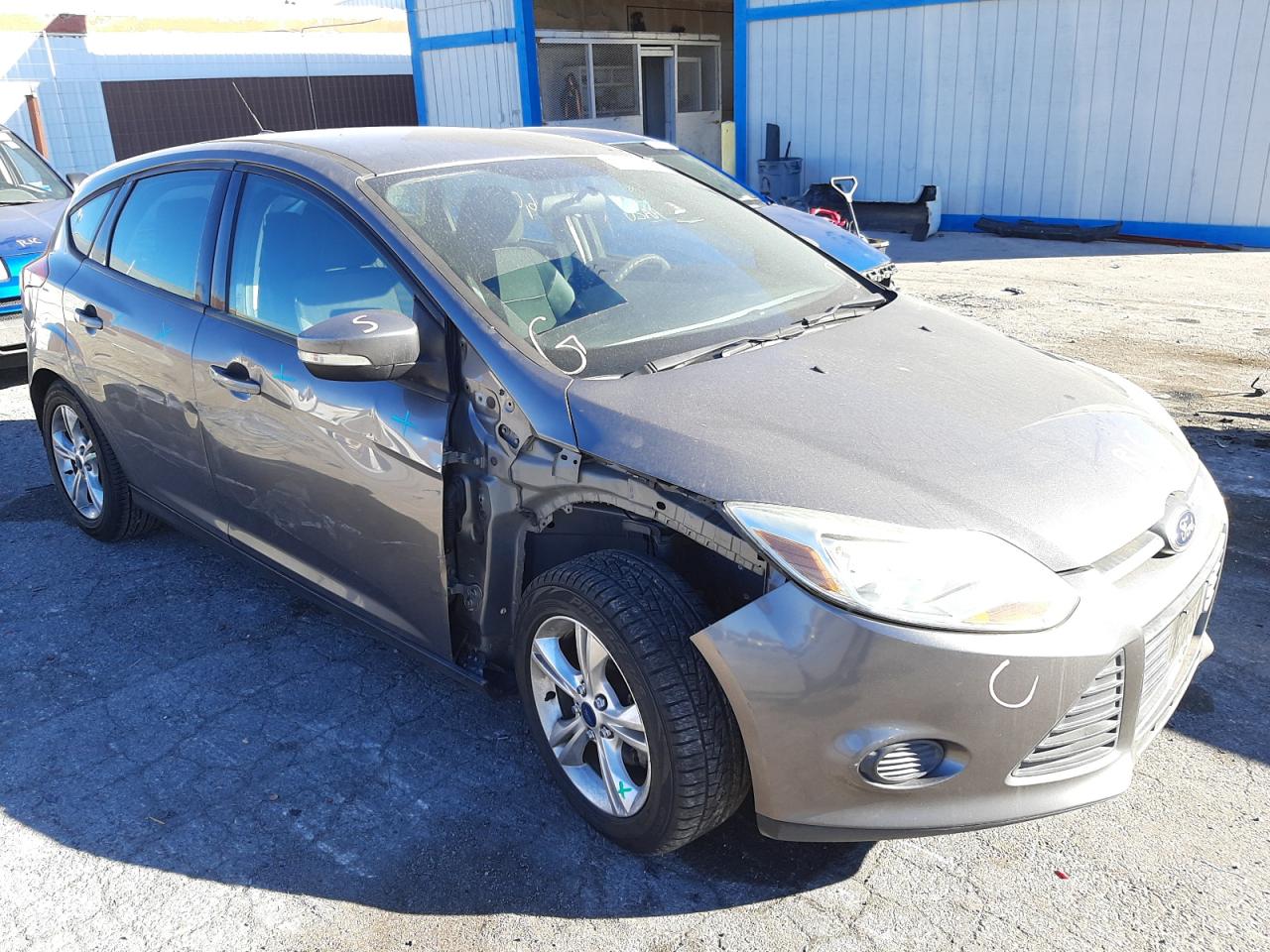 FORD FOCUS SE 2013 with VIN 1FADP3K28DL353058 - Photo from auction