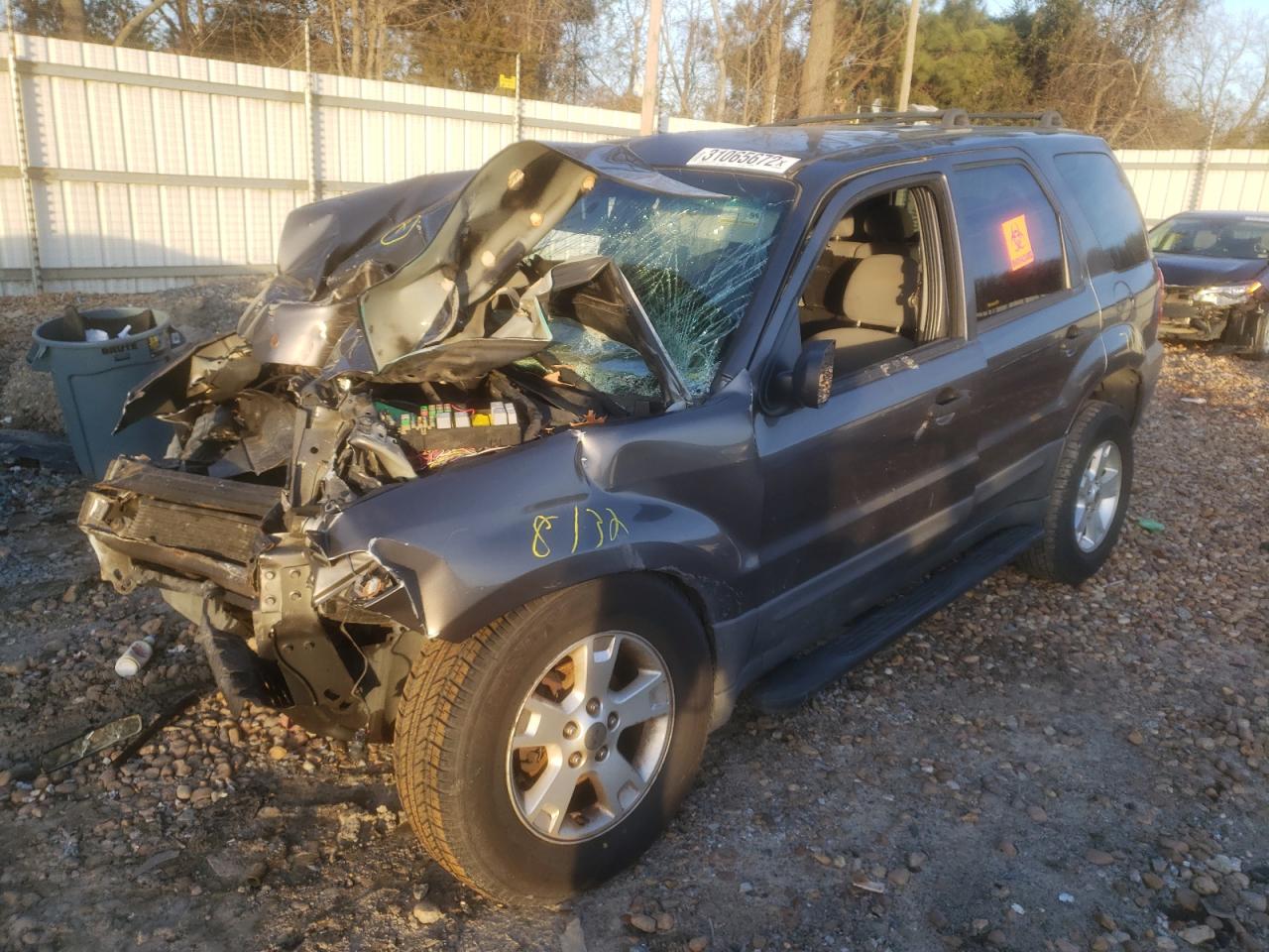 Photo 2 from auction – 2005 FORD ESCAPE XLT with VIN 1FMYU03125KB65096