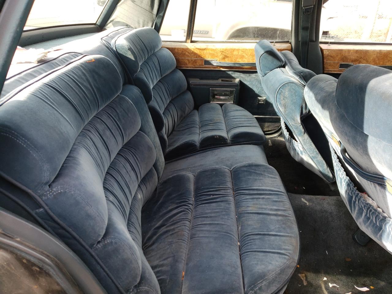 Photo 6 from auction – 1985 BUICK LESABRE LI with VIN 1G4BP69Y5FX465918
