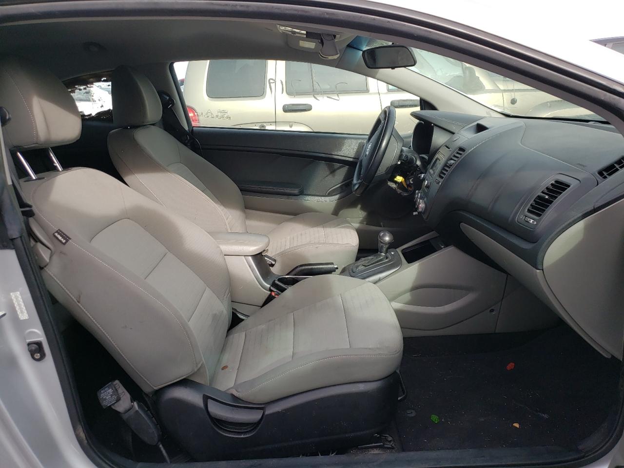 Photo 5 from auction – 2015 KIA FORTE EX with VIN KNAFX6A8XF5393835