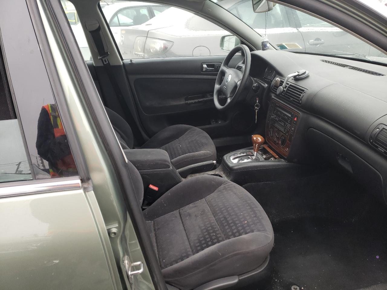 Photo 5 from auction – 2001 VOLKSWAGEN PASSAT GLS with VIN WVWPH63B01E117668