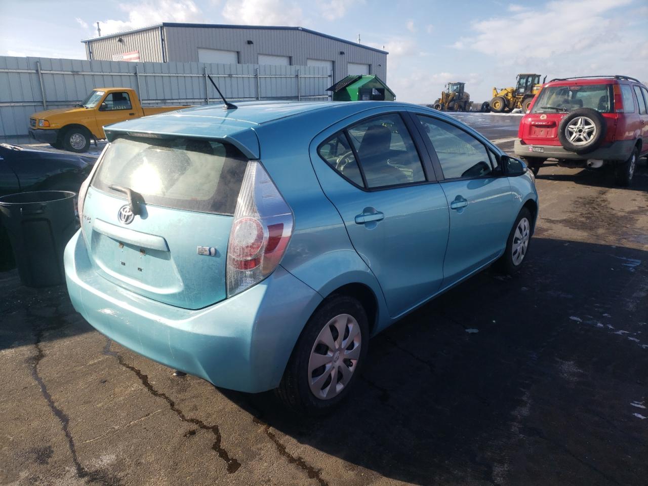 Photo 4 from auction – 2014 TOYOTA PRIUS C with VIN JTDKDTB34E1085593