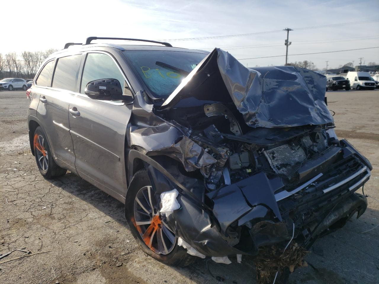 TOYOTA HIGHLANDER 2018 with VIN 5TDJZRFH0JS809962 - Photo from auction