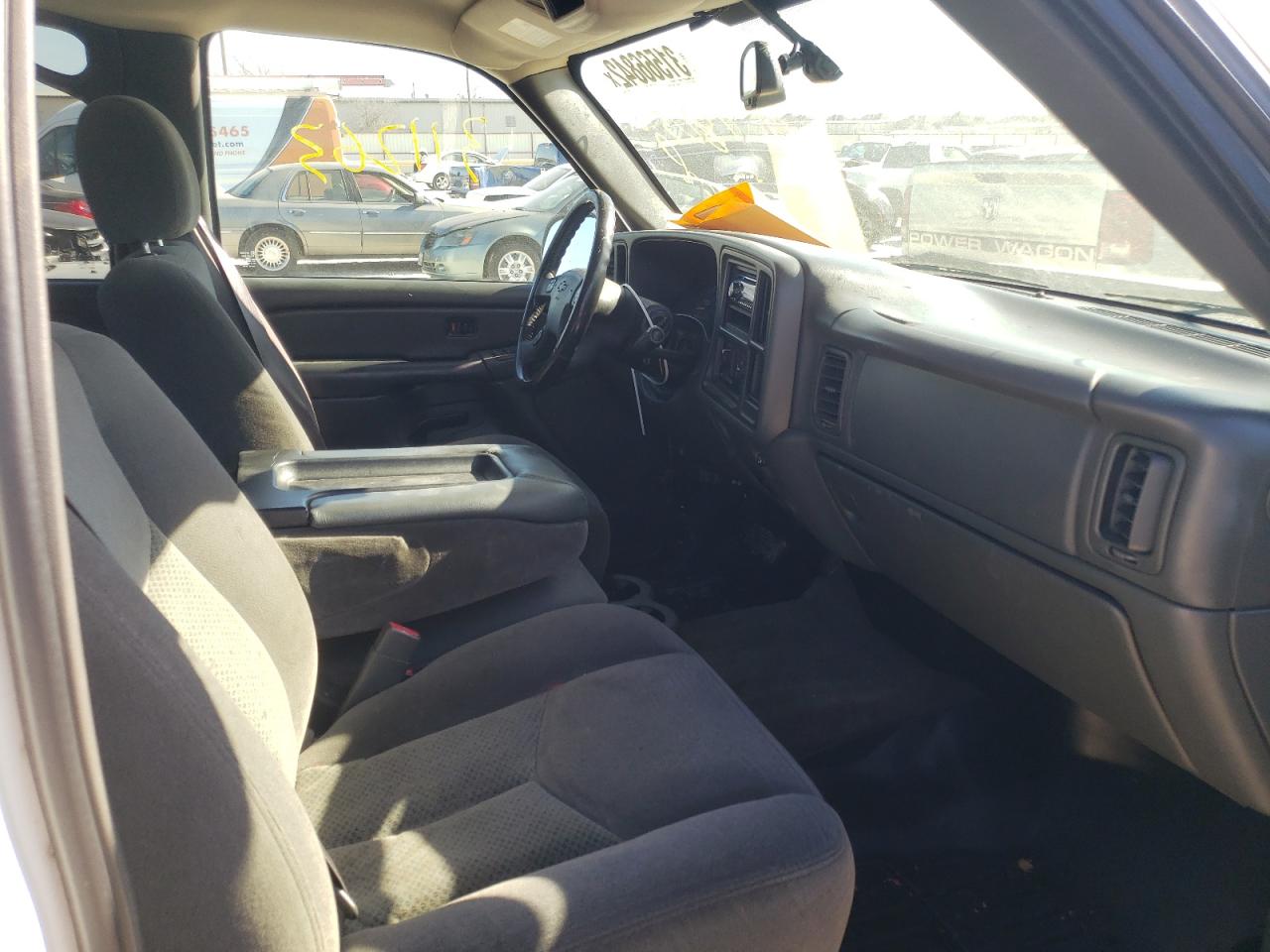 Photo 5 from auction – 2006 CHEVROLET SILVERADO with VIN 2GCEC13TX61118059