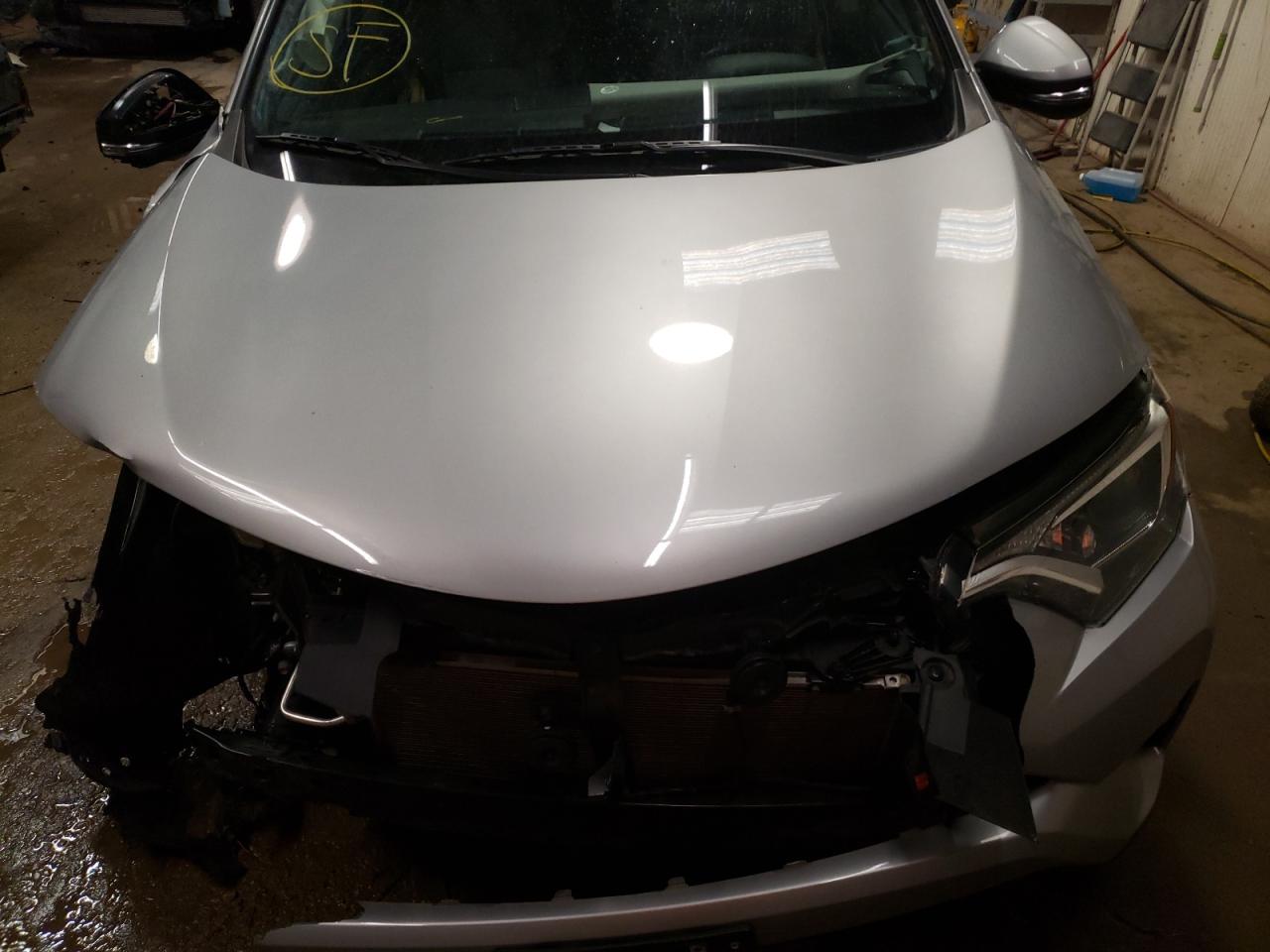 Photo 7 from auction – 2016 TOYOTA RAV4 XLE with VIN 2T3RFREV7GW489677